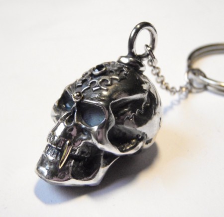 Schlüsselanhänger Totenkopf